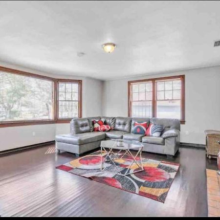 Comfy Pet Friendly Home In Jacksonville Mins To Downtown'S المظهر الخارجي الصورة