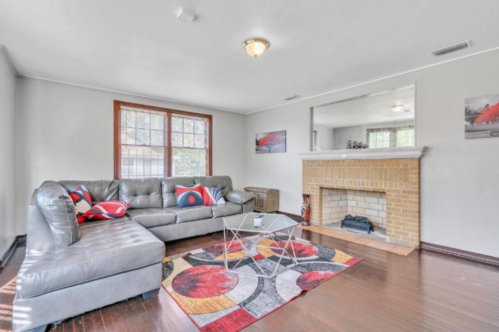 Comfy Pet Friendly Home In Jacksonville Mins To Downtown'S المظهر الخارجي الصورة