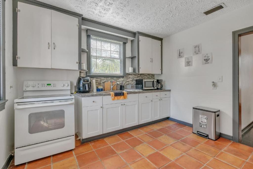 Comfy Pet Friendly Home In Jacksonville Mins To Downtown'S المظهر الخارجي الصورة