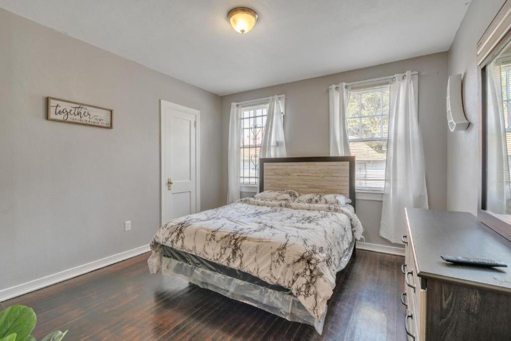 Comfy Pet Friendly Home In Jacksonville Mins To Downtown'S المظهر الخارجي الصورة